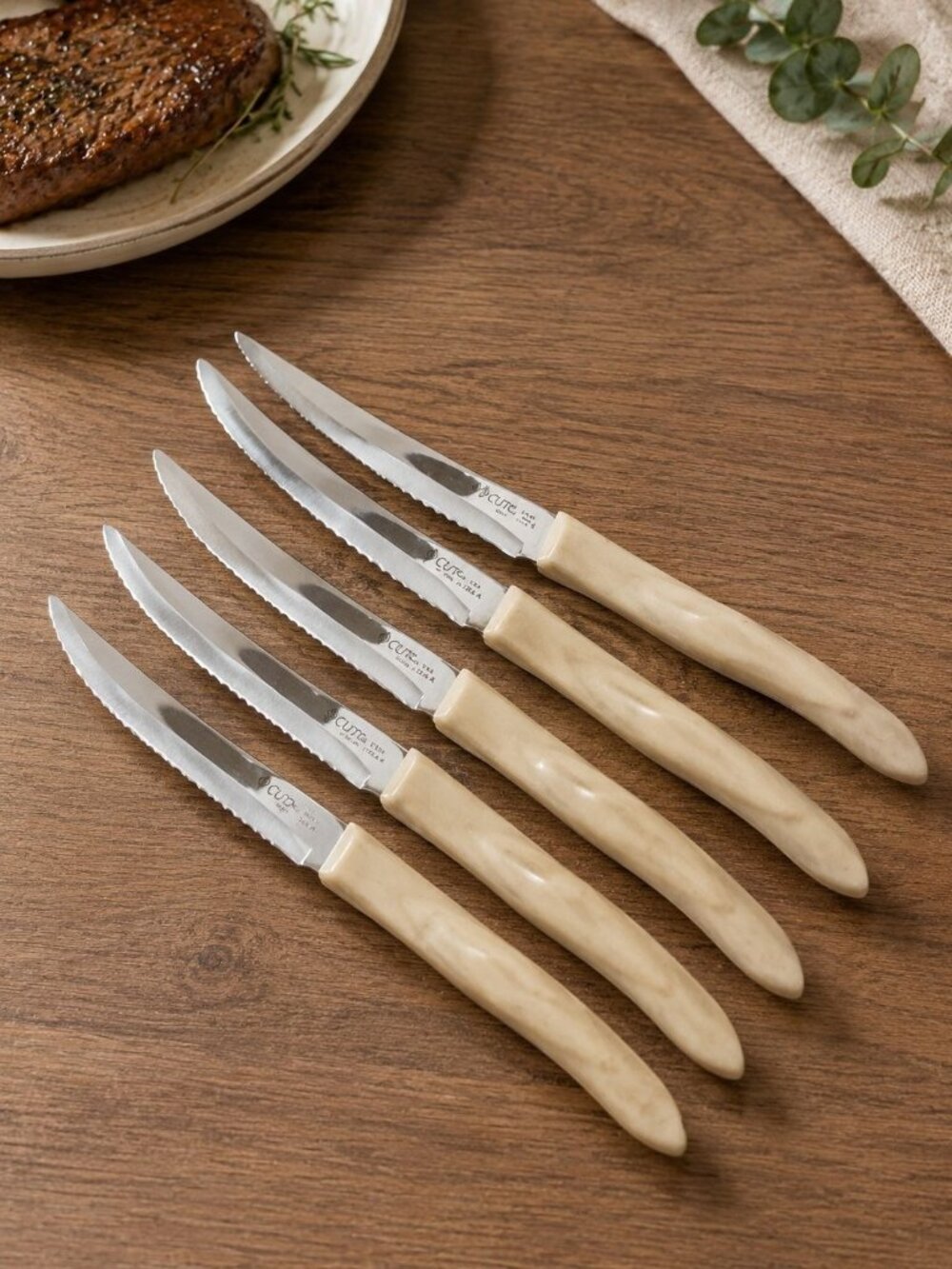 Vintage Cutco 1759 KG Steak Table Knives Pearl White Handle Set Of 4 USA